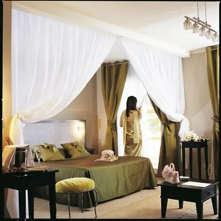 Hotel Chateau De Bionne 4*